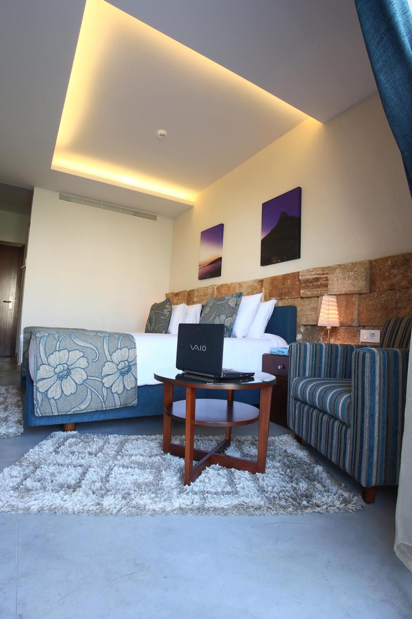 Monoberge Hotel Byblos Oda fotoğraf