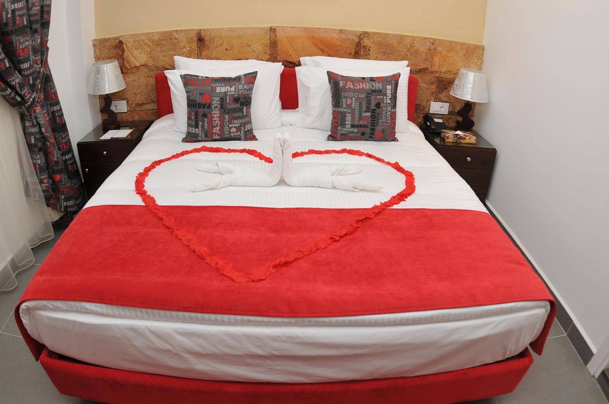 Monoberge Hotel Byblos Oda fotoğraf
